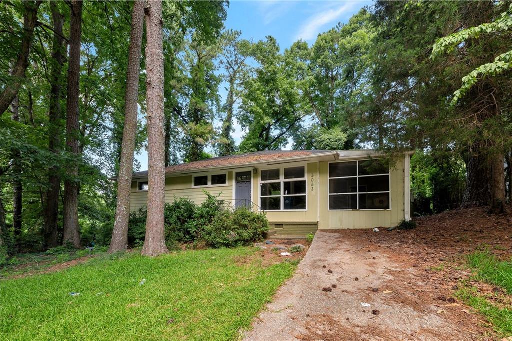 Investment opportunity in the heart of East Point, GA!
This property features an updated kitchen and beautifully refinished original wood flooring, combining classic charm with modern touches. Sold as-is, it’s ideally located just minutes from Atlanta Hartsfield-Jackson Airport and close to downtown East Point—offering convenience and strong potential for future value.