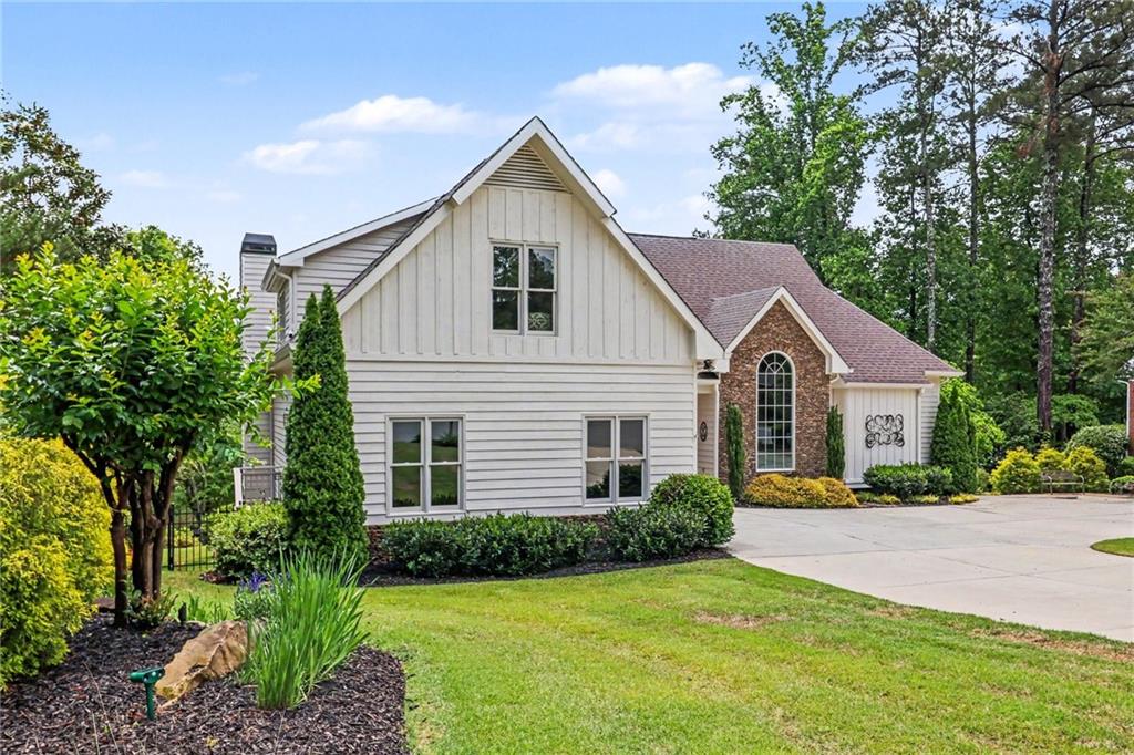 8895 Willowbrae Lane