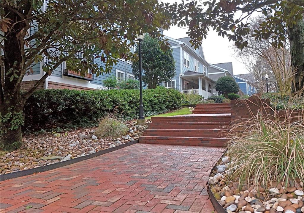 265 CARLYLE PARK Drive NE