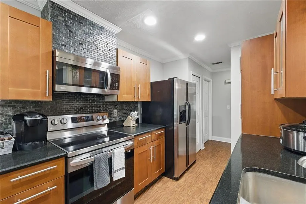 Atlanta, Georgia 30324, United States, 3 Bedrooms Bedrooms, ,2 BathroomsBathrooms,Residential,Active,168249