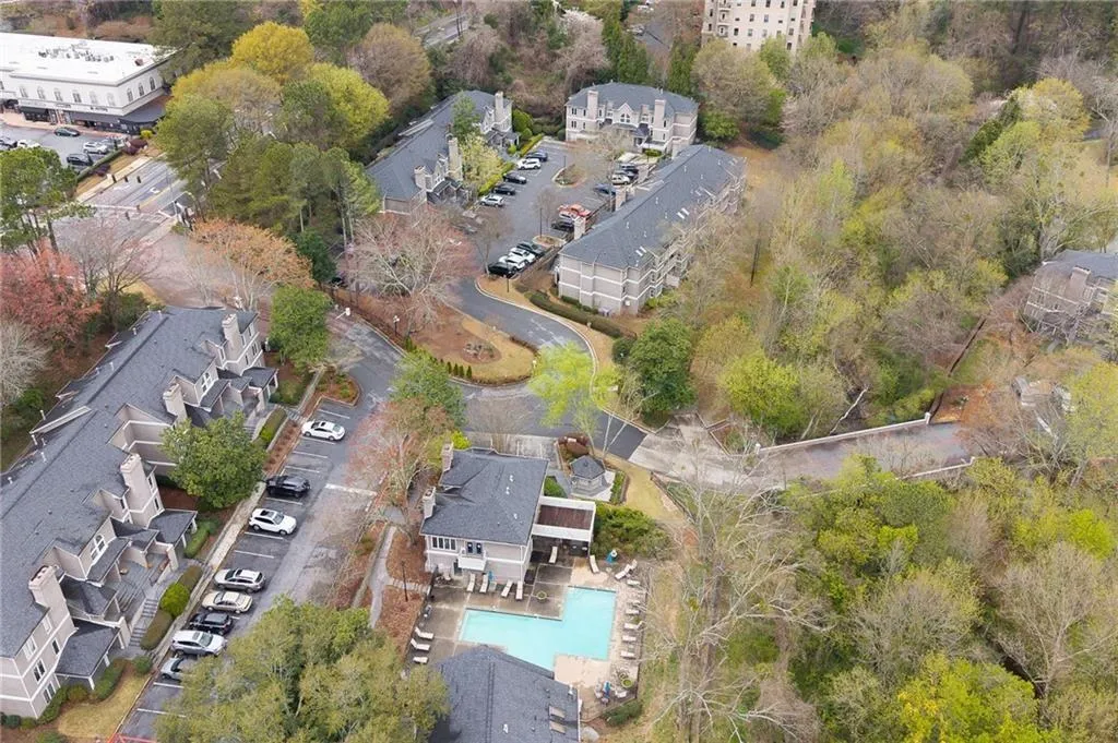 Atlanta, Georgia 30324, United States, 3 Bedrooms Bedrooms, ,2 BathroomsBathrooms,Residential,Active,168249