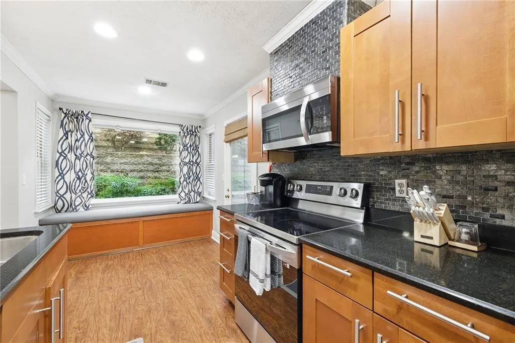 Atlanta, Georgia 30324, United States, 3 Bedrooms Bedrooms, ,2 BathroomsBathrooms,Residential,Active,168249