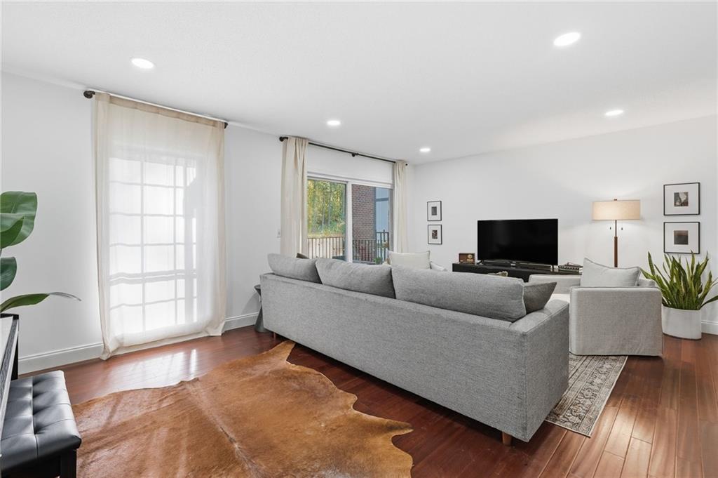 6851 Roswell Road H29