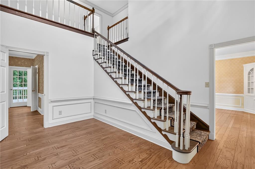 708 Robert Way