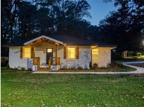 Photo of 2359 Mark Trail, Decatur, GA 30032 (MLS # 7687757)