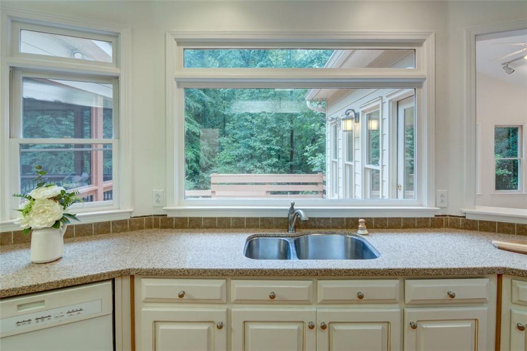 5404 Chaversham Lane, Peachtree Corners, Georgia image 21