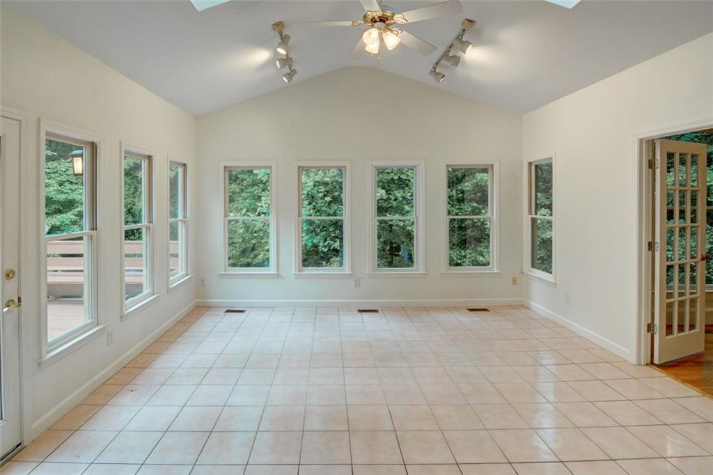 5404 Chaversham Lane, Peachtree Corners, Georgia image 27