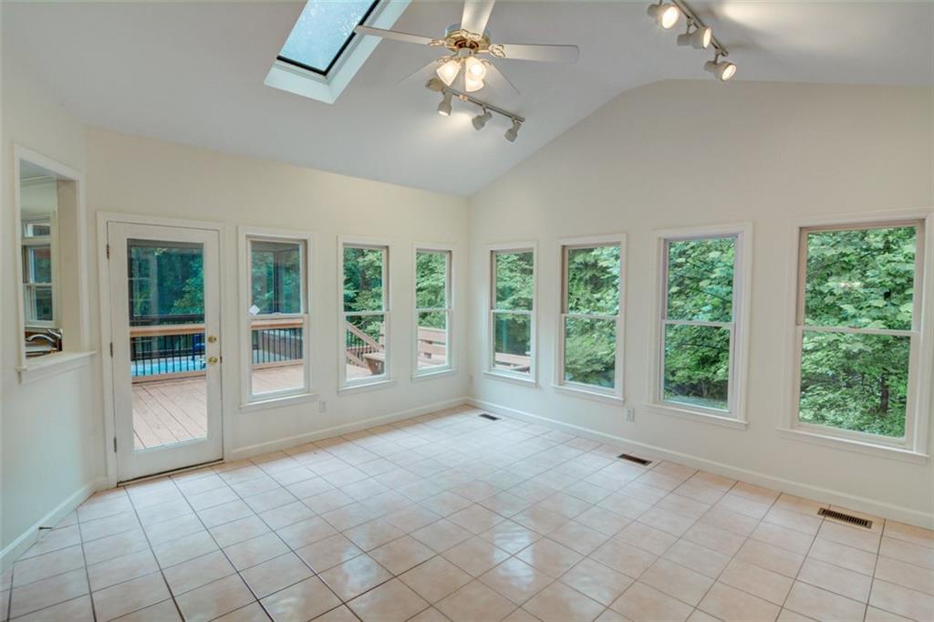 5404 Chaversham Lane, Peachtree Corners, Georgia image 29