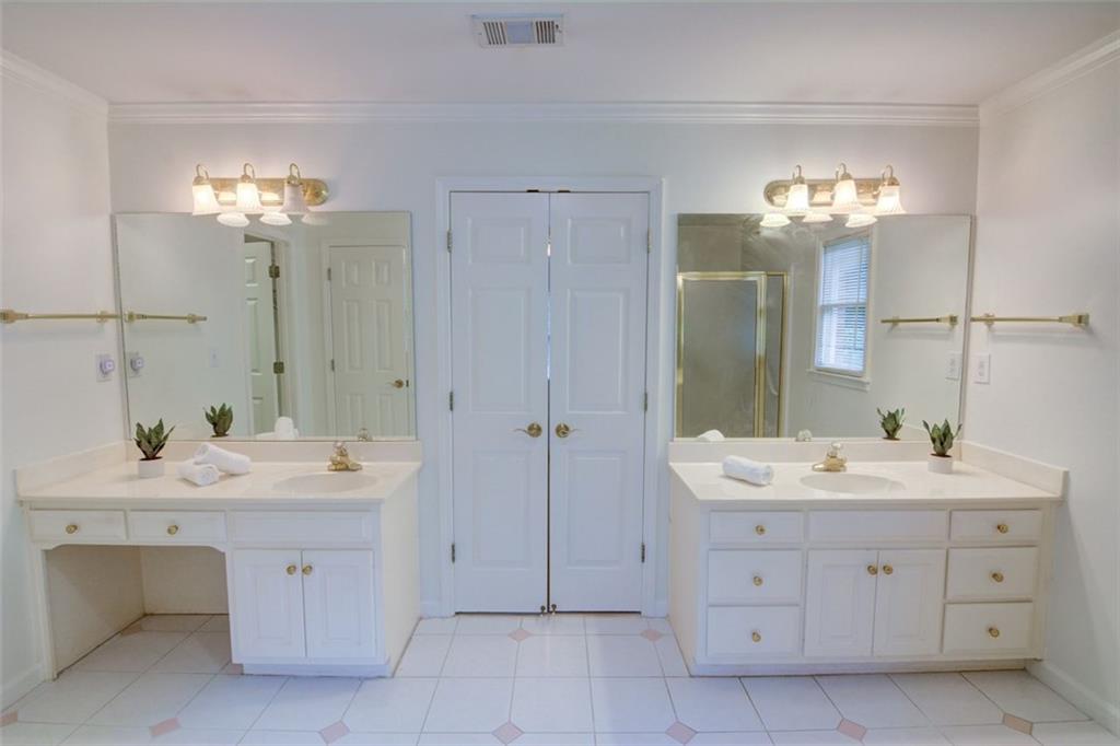 5404 Chaversham Lane, Peachtree Corners, Georgia image 41