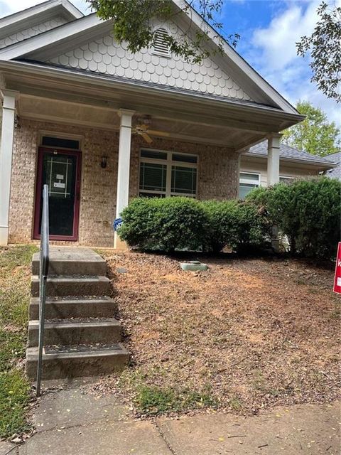 Homes For Sale - 6127 Landers Loop<br/> Fairburn, GA 30213