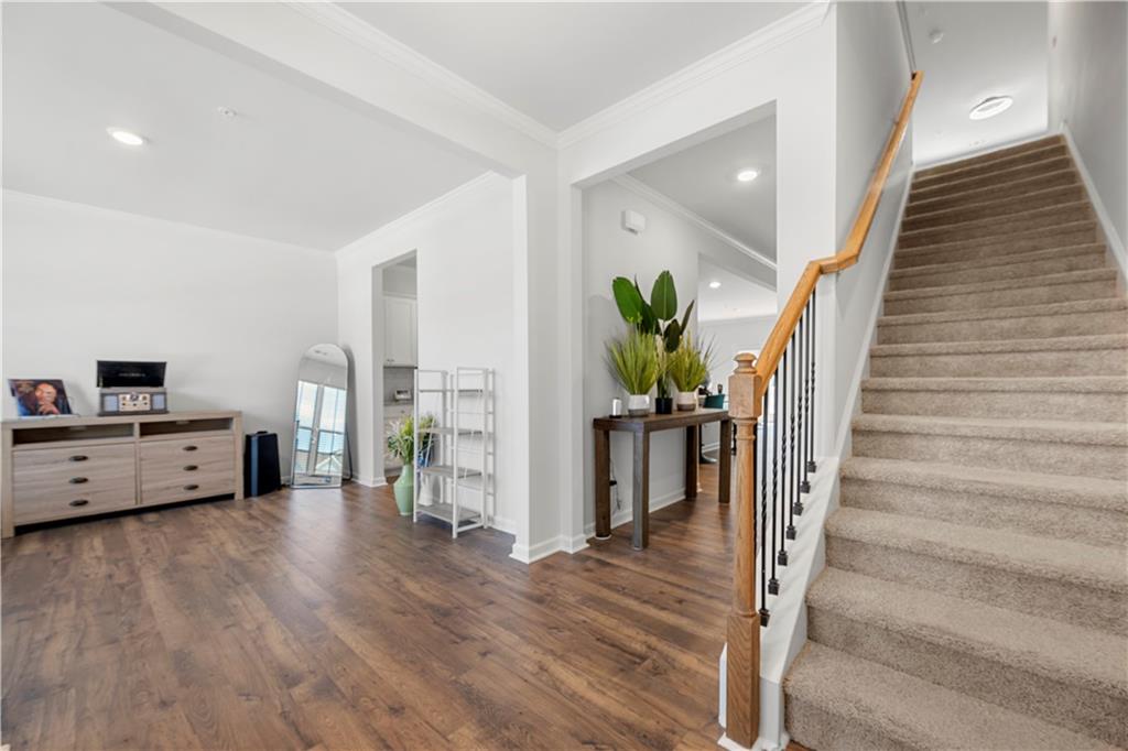 865 Athena Bend