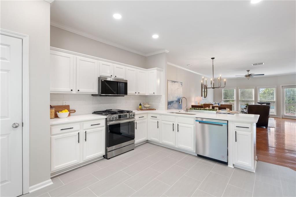 378 Suwanee Avenue