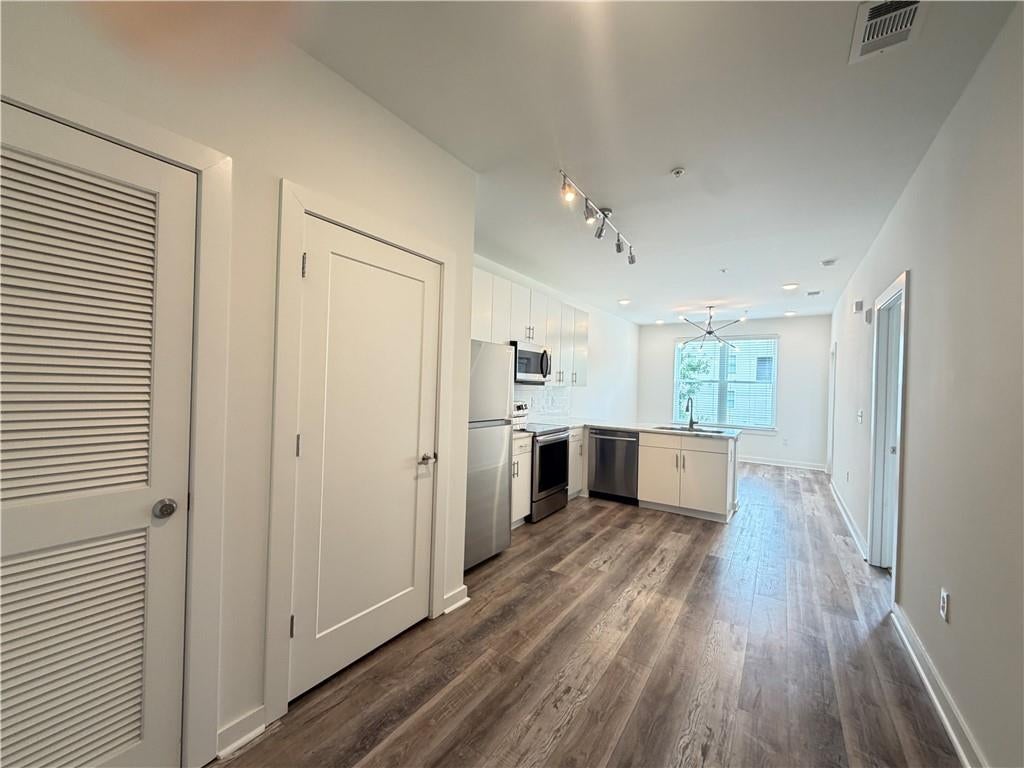 525 Parkway Drive NE 417