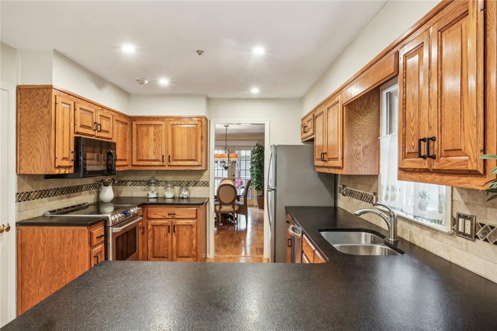 1386 Sheffield Glen Way, Atlanta, Georgia image 8