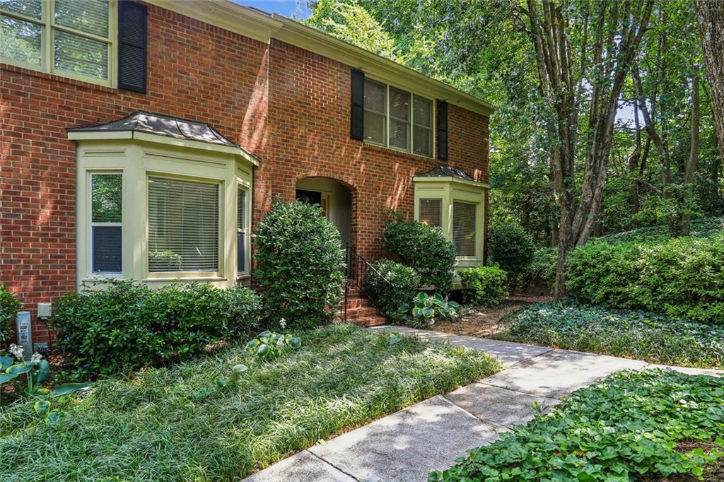 1386 Sheffield Glen Way NE