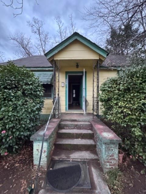 607 N Hill Street
