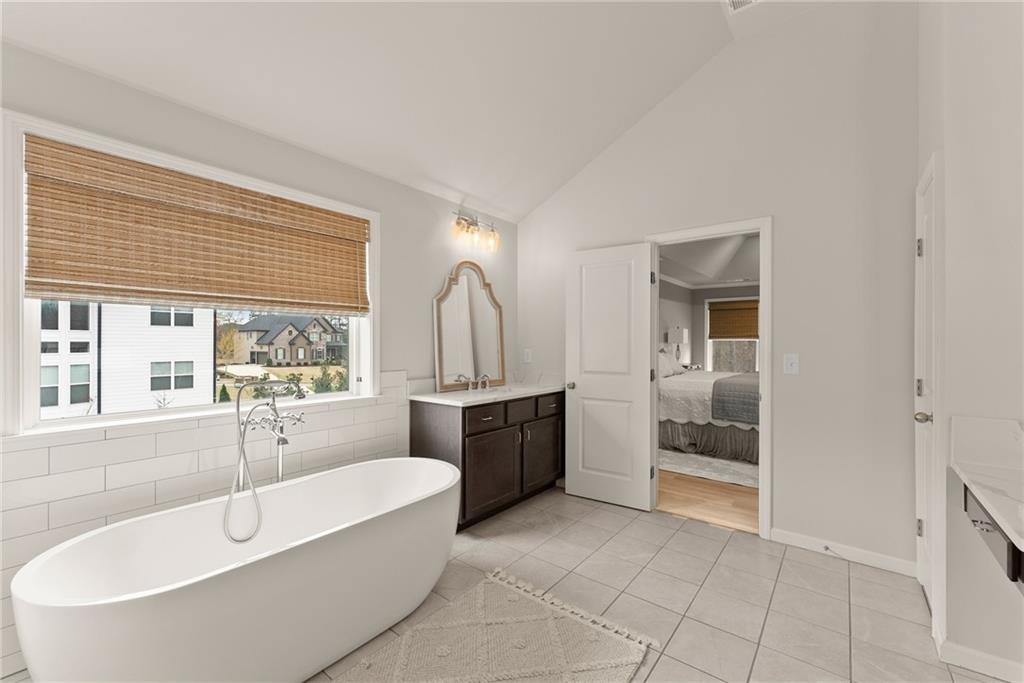 6635 Canyon Cove, Cumming, Georgia image 33