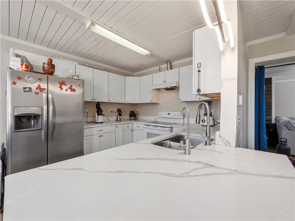 2856 Pinecrest Drive