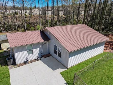 Homes For Sale - 2856 Pinecrest Drive<br/> Gainesville, GA 30504