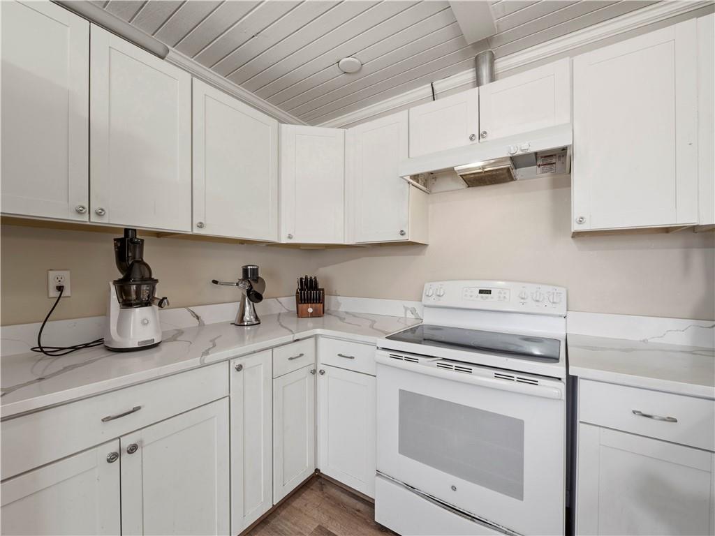 2856 Pinecrest Drive