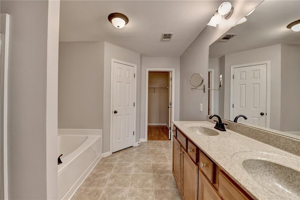 702 Village Field Court, Suwanee, Georgia image 36