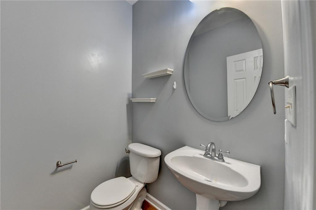 702 Village Field Court, Suwanee, Georgia image 22