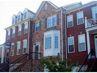 LAKE & PARK VIEW FROM THIS BEAUTIFUL HOME WITH FINISHED DAYLIGHT BASEMENT. GRANITE COUNTERS, BEAUTIFUL TILE BACKSPLASH, STAINLESS APPLIANCES. SPACIOUS ROOMS, PLUS MUCH MORE! PREVIEW THIS HOME ON THE VIRTUAL TOUR.