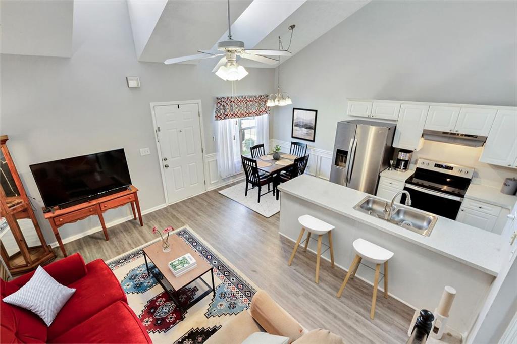 Hutchinson Pointe - Residential
