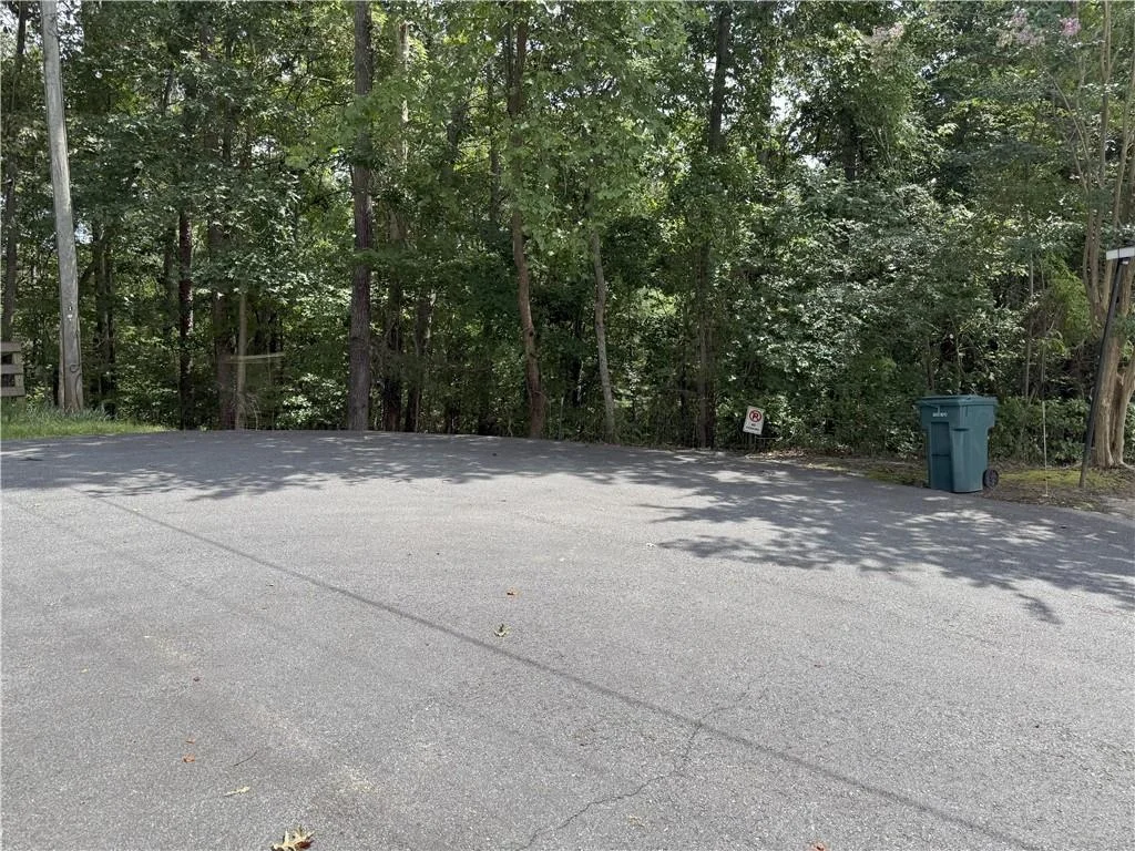 00 Calhoun Road
