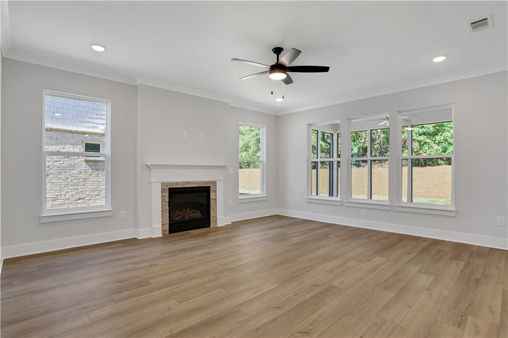 6992 Manchester Drive, Flowery Branch, Georgia image 10