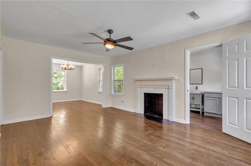 2115 Pinehurst Drive, East Point, Georgia image 4