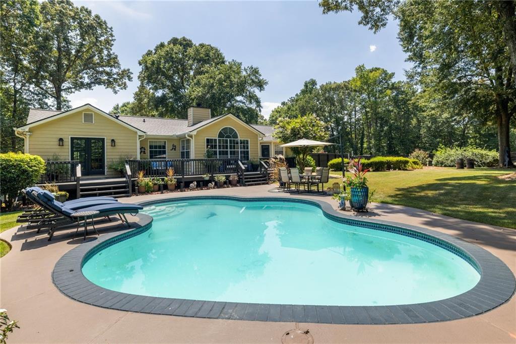 235 Den Ric Drive