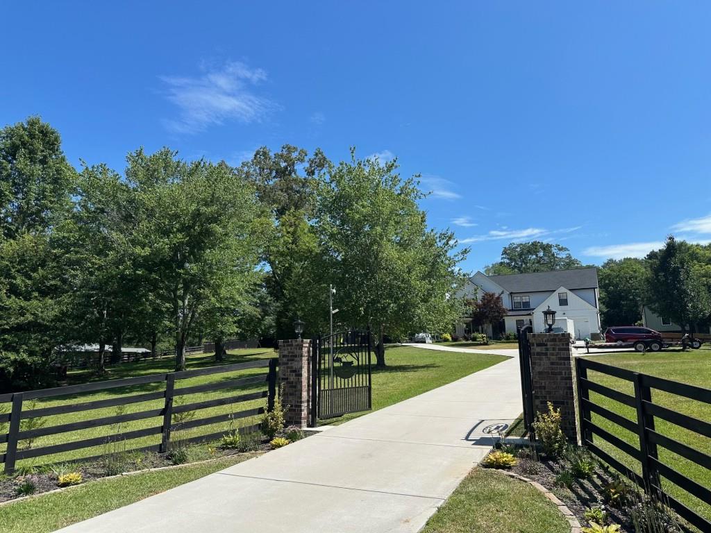 426 N Burnt Hickory Road