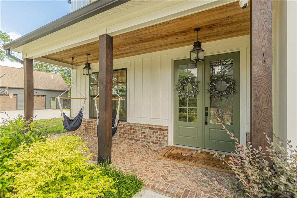 426 N Burnt Hickory Road