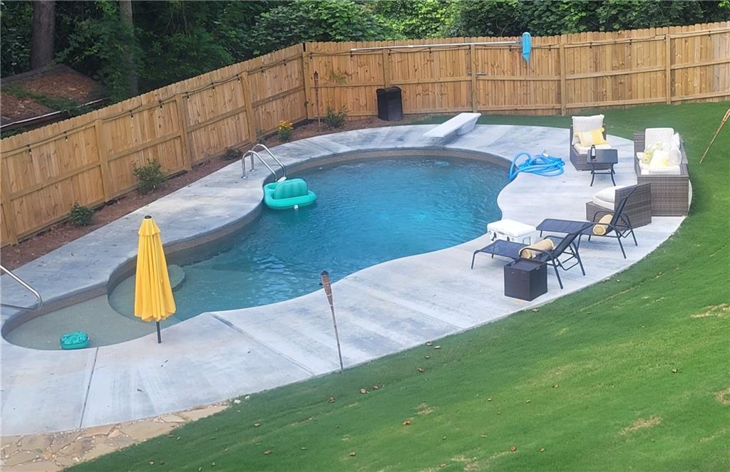 464 Holly Place