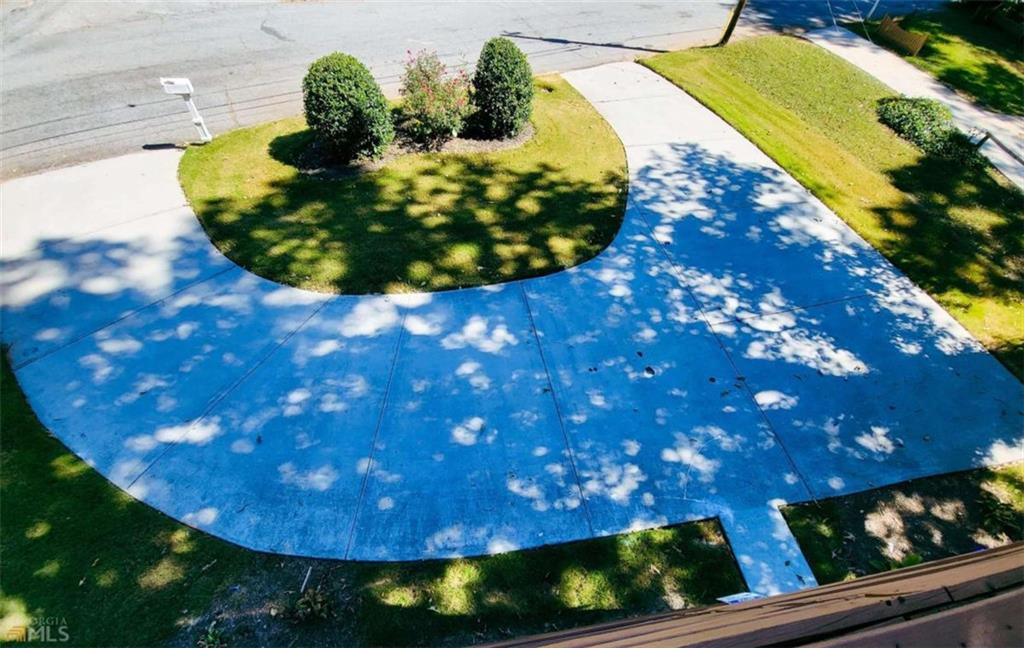 1805 Ellington Drive