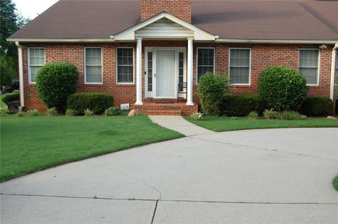 Townhouse For Sale - 3315 Salem Cove Trail<br/> Conyers, GA 30013