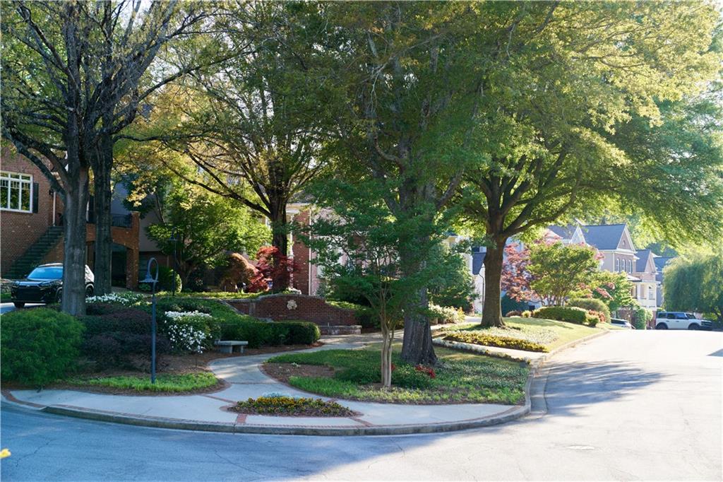 1166 Fairway Gardens NE