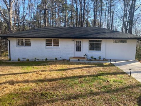 Homes For Sale - 4030 Stonewall Tell Road<br/> Atlanta, GA 30349