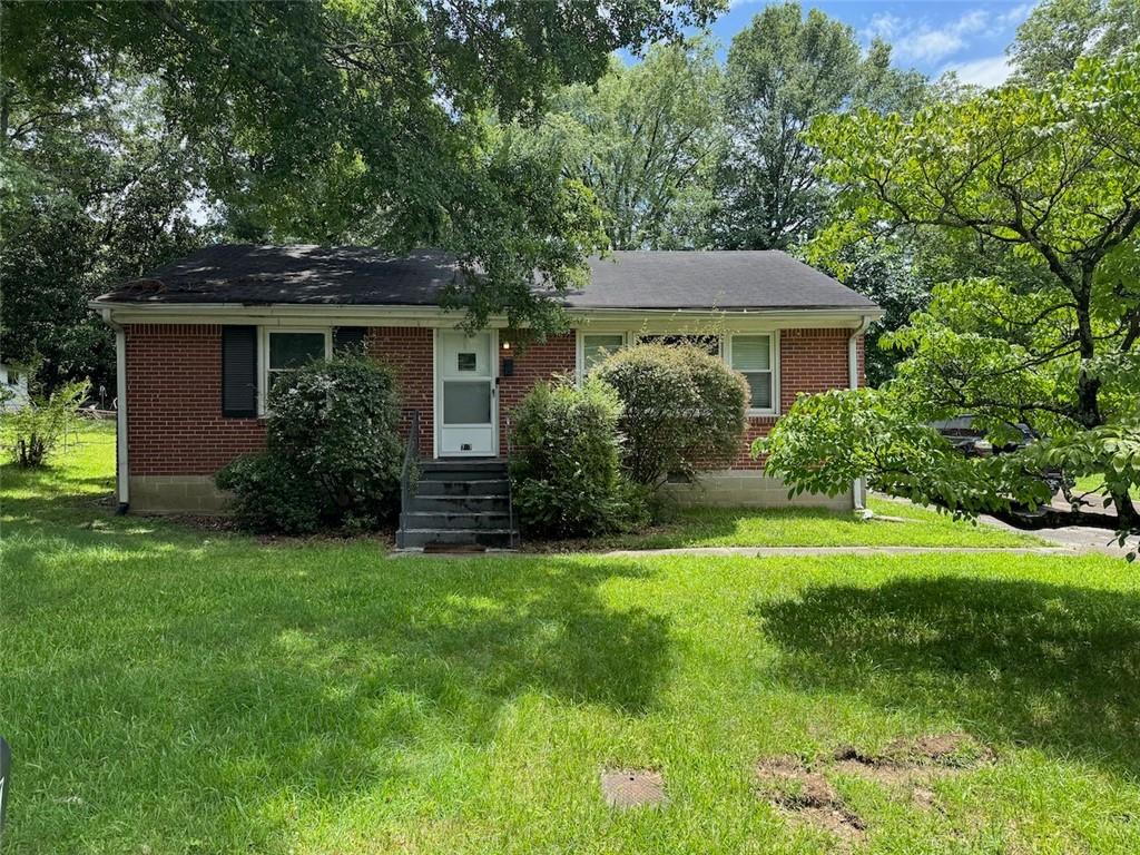 Home Features: One-level full brick ranch with updated style and layout
Freshly painted interior with refreshed flooring for a clean, modern feel
Updated interiors throughout.
Spacious driveway for parking
Large private backyard — perfect for entertaining, gardening, or relaxing outdoors
Ideal for easy, single-level living
Convenient location near parks, schools, and shopping
Rental Qualifications
Application fee: $45 per adult (18+)
Income requirement: Minimum gross income of 3× the monthly rent
Credit:
All credit considered
Low Credit Score: Requires an additional deposit or use of rental deposit insurance
Eviction history: No evictions or eviction filings within the past 3 years
Emotional Support Animals:
Must provide a verifiable ESA letter
Registration cards are not accepted
Renter’s insurance is required:
Minimum coverage: $15,000 personal property / $100,000 general liability
Utilities: Tenant is responsible for all utilities
?? Reservation Terms
Once approved, a reservation fee of 50% of the first month’s rent is due
Holds the home off the market for up to 10 days
Applied to the security deposit upon lease signing
Non-refundable if the lease is not signed or if the reservation is canceled for any reason
