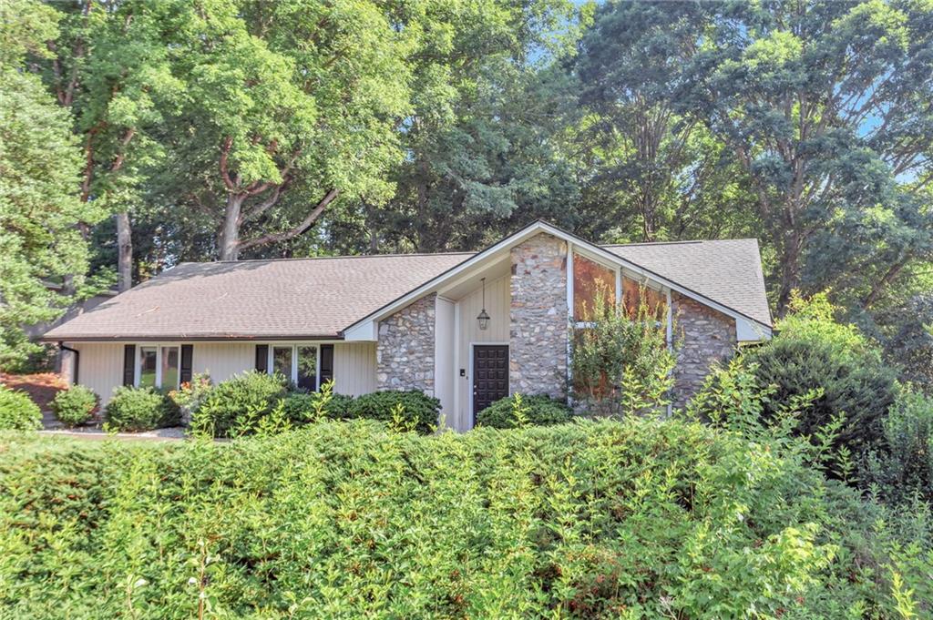 Photo 1 of 40 — 1365 Oakhaven Drive, Roswell, GA 30075