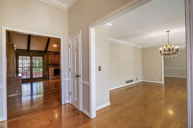 11765 Mountain Laurel Drive, Roswell, Georgia image 6