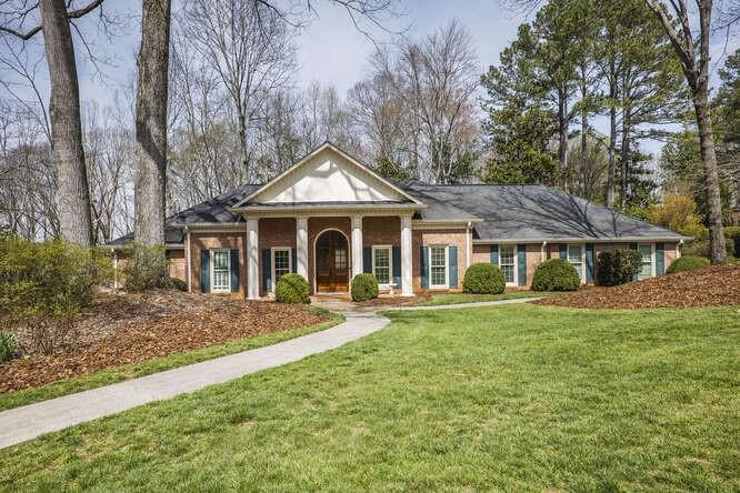 11765 Mountain Laurel Drive, Roswell, Georgia image 1