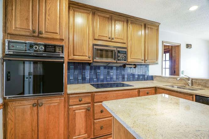 11765 Mountain Laurel Drive, Roswell, Georgia image 12