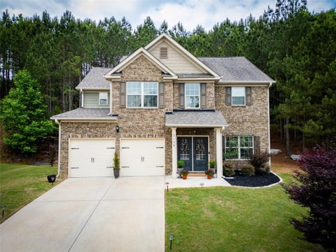 Homes For Sale - 2128 Farmdale Court<br/> Conyers, GA 30012