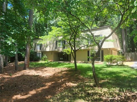 Photo of 220 Hollyberry Drive, Roswell, GA 30076 (MLS # 7665577) Photo of 220 Hollyberry Drive, Roswell, GA 30076 (MLS # 7665577)