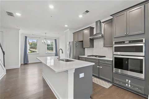 Townhouse For Rent - 6562 Beacon Drive<br/> Sandy Springs, GA 30328