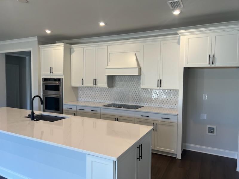 1081 Lake Terrace Bend