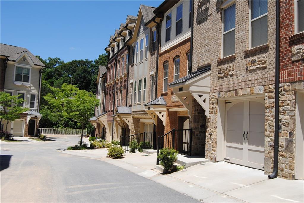 Perfect central location!! Beautiful, bright, end unit townhouse in south Buckhead! Steps away from the Atlanta Beltline, open greenspace, and a playground! Close to Ikea, Atlantic Station, and just minutes away from restaurants, shopping, Piedmont Hospital and much more. Perfect roommate plan, 1 car garage,outdoor space, nice finishes,and beautiful dark hardwood floors throughout all levels of this cozy townhome. Tons of guest parking is a huge bonus!