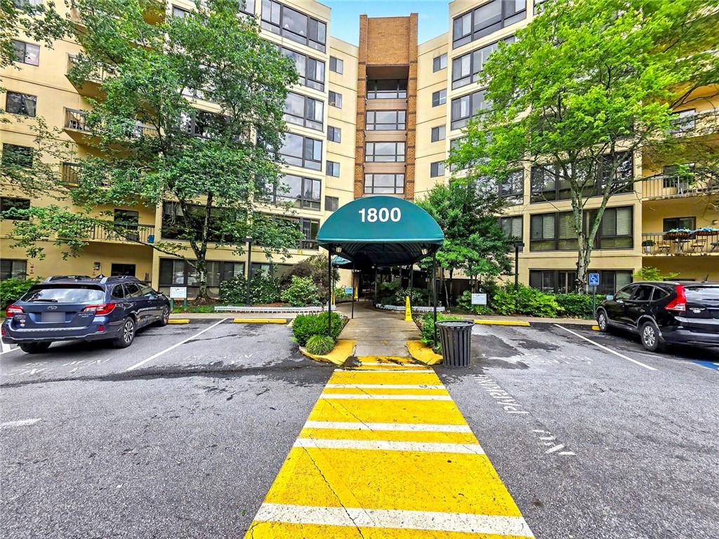 1800 Clairmont Lake 301